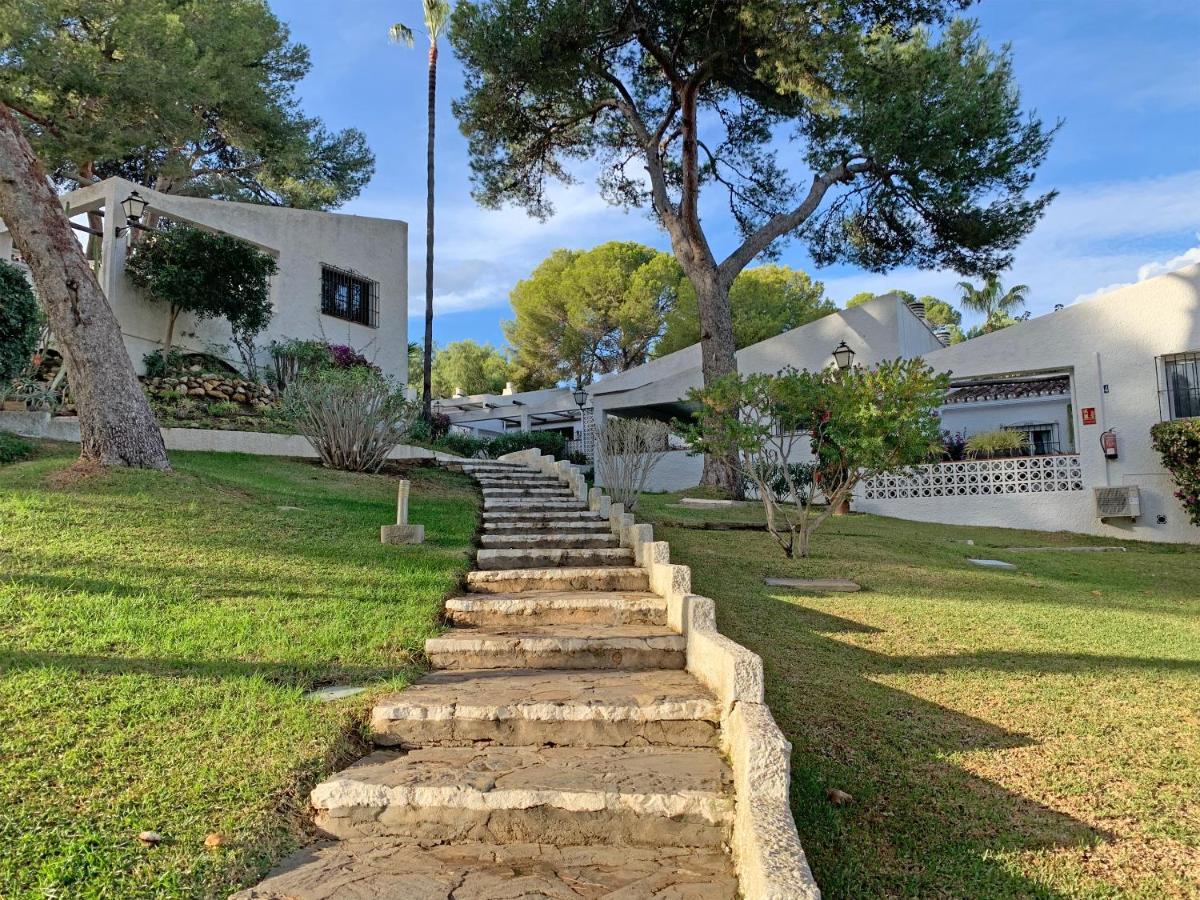 Bungalow With Large Terrace In A Quiet Park - Beach Nearby Sitio de Calahonda Exterior foto