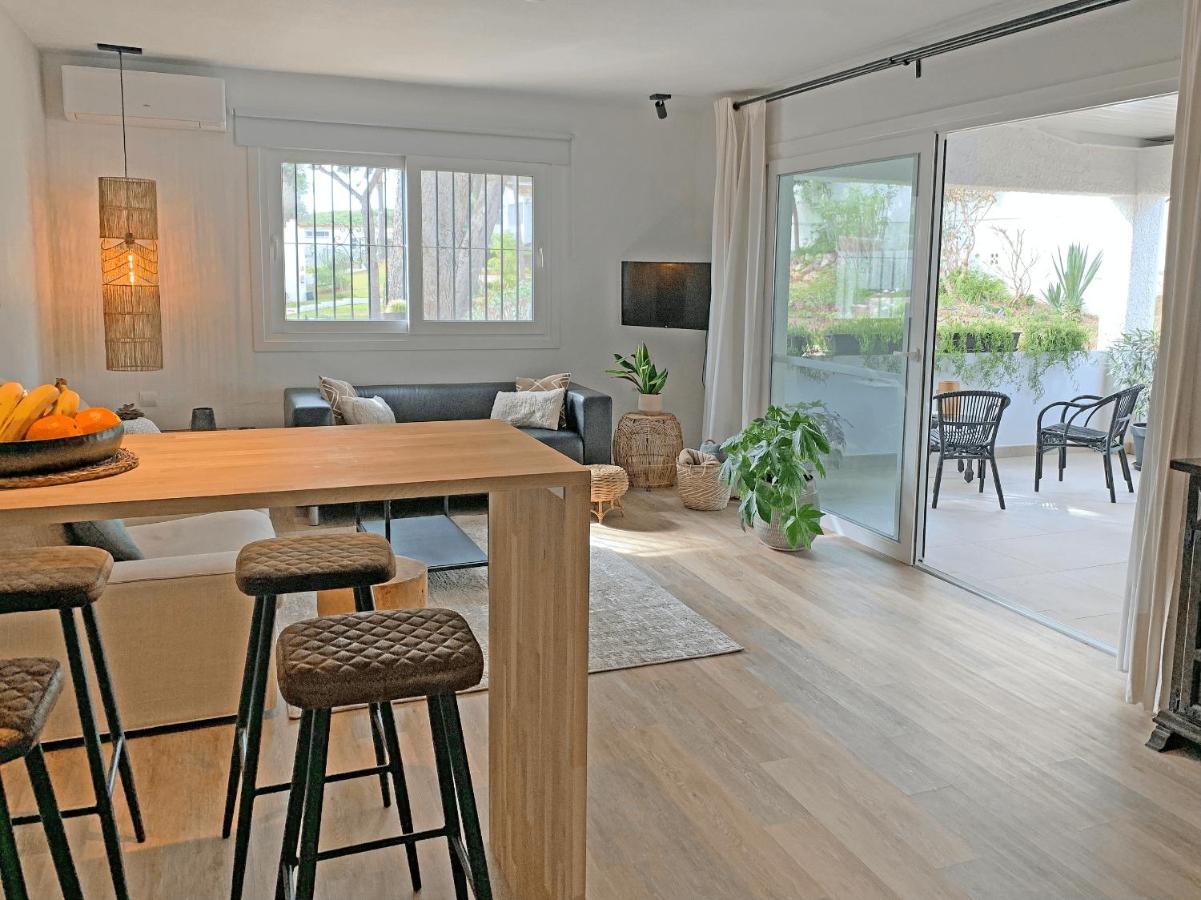 Bungalow With Large Terrace In A Quiet Park - Beach Nearby Sitio de Calahonda Exterior foto